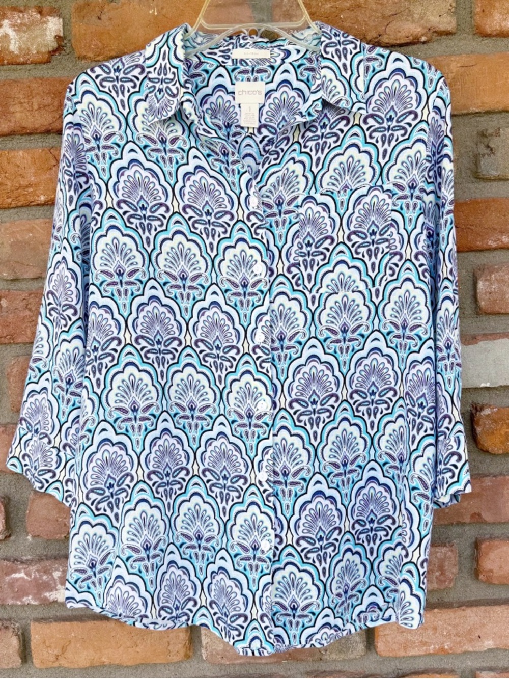 Chico’s No-Iron Beachy 100% Linen Scallop Print Button-Down Shirt Size 1 (med)